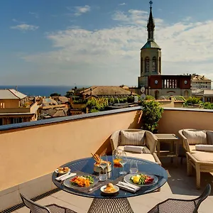 Hotel Meliá, Janov