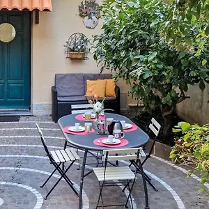Apartment Casa Acquario Centro Mamaisongenova, Genoa