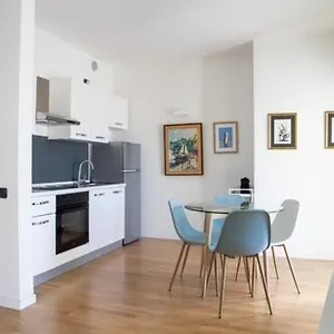 Apartment Grande Monolocale Con Parcheggio Interrato Incluso, Genua